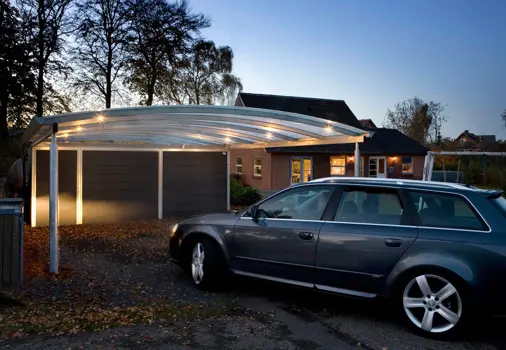 ELIPSE-Carport mit LED-Spots für gute Umgebungsbeleuchtung
