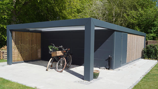 KUBIC Moderner Carport mit Schuppen und Dachüberstand mit vertikalen Lamellen