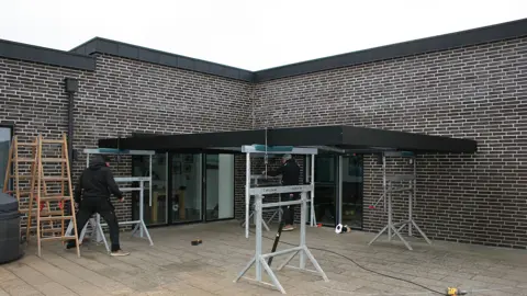 Terrassenüberdachung mit Montage