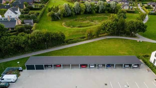 PLAN-Carport und -Garage mit Dachpappe auf dem Dach