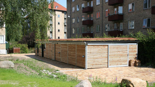 Stor Overdaekning Model PLAN Med Sedumtag Og Lamelbeklaedning